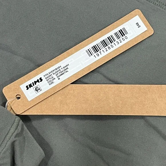 SKIMS Fits Everybody Short Sleeve T-Shirt, Gunmetal, Size Medium - NWT - Picture 9 of 9